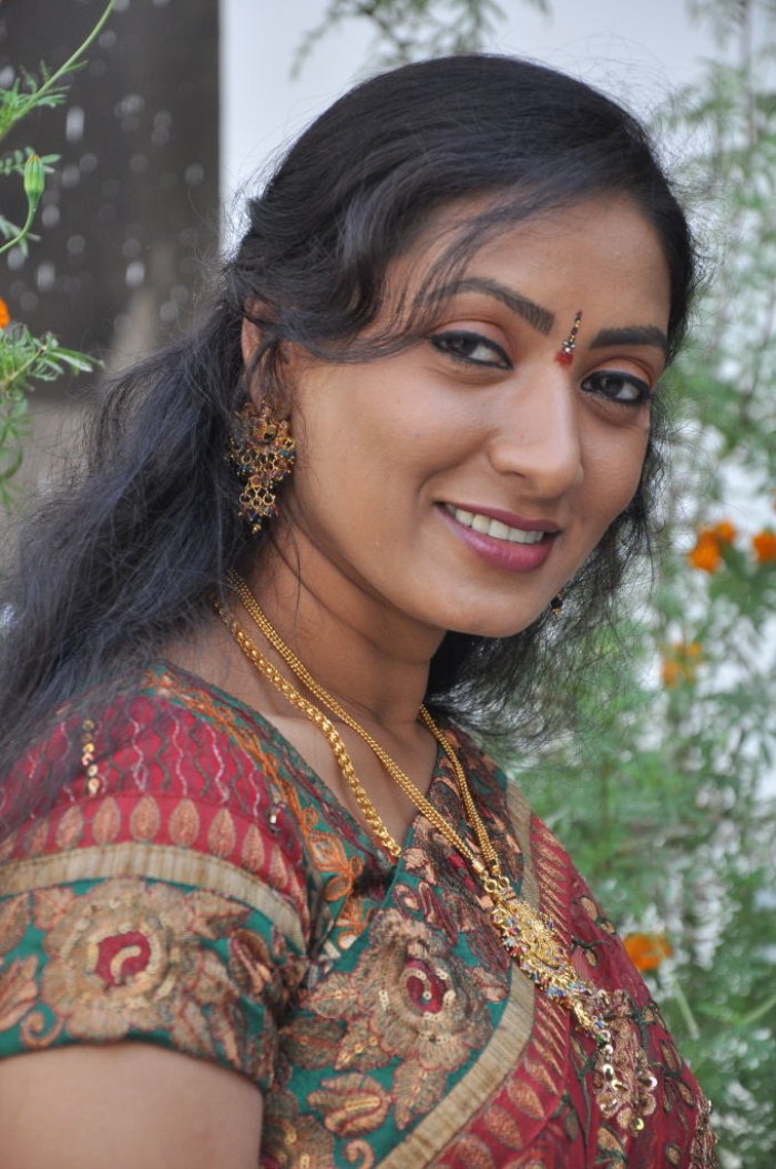 Aamani In Saree