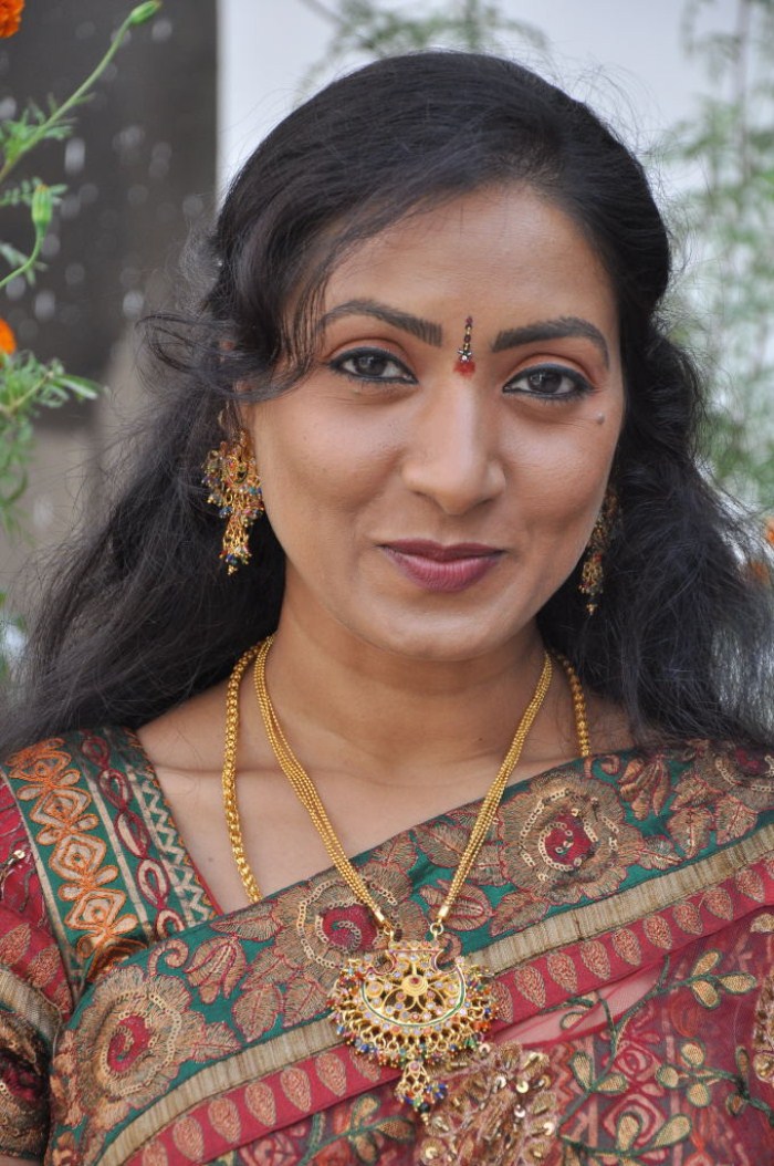 actress aamani