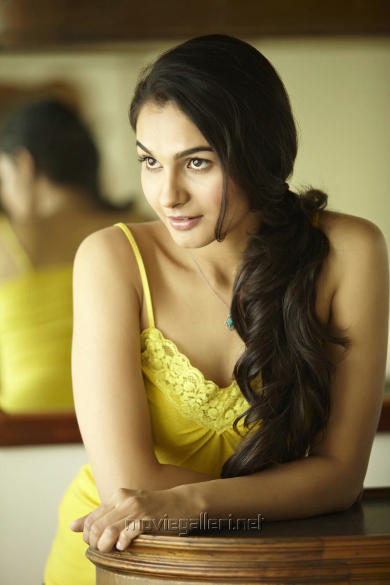 tamil_actress_andrea_jeremiah_new_photos