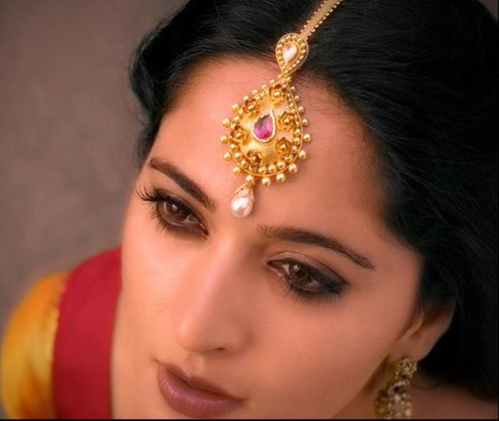 Anushka in Pondi <b>Sri Lakshmi</b> Jewellery AD Screenshots [ Gallery View ] - actress_anushka_stills_in_pondi_sri_lakshmi_jewellery_ad_5160