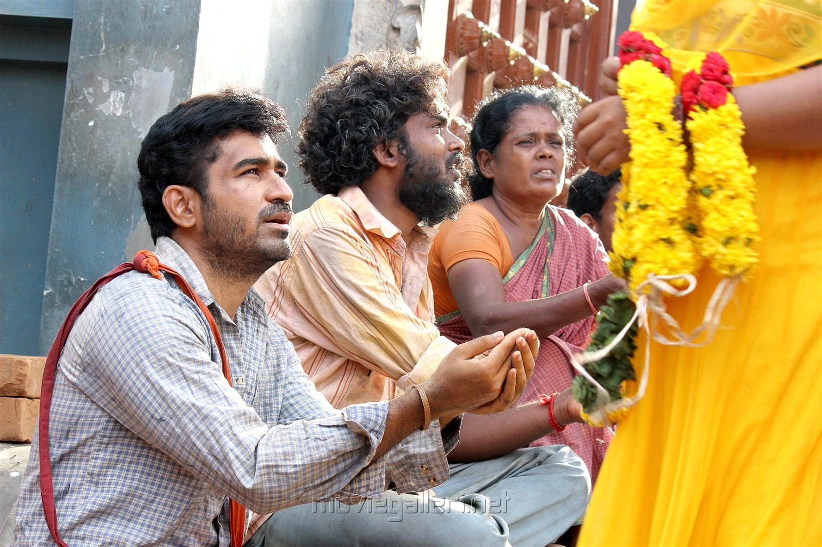 bichagadu_movie_stills_vijay_antony_satn