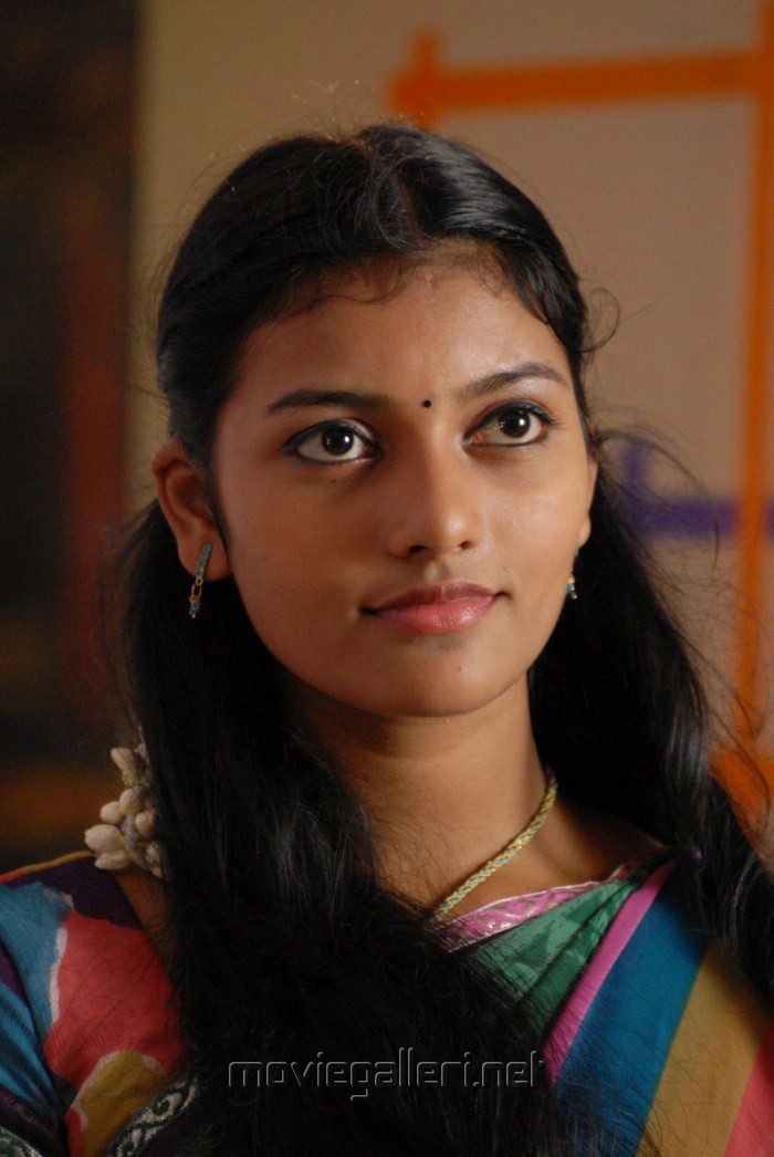 Actress Umashree in En Kadhal Pudhithu Movie Stills [ Gallery View ] - en_kadhal_pudhithu_movie_stills_ram_sathya_umashree_4dbb33c