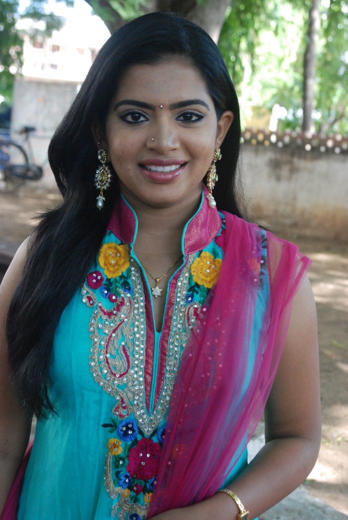 Tamil Serial Actress Devipriya Hot Stills