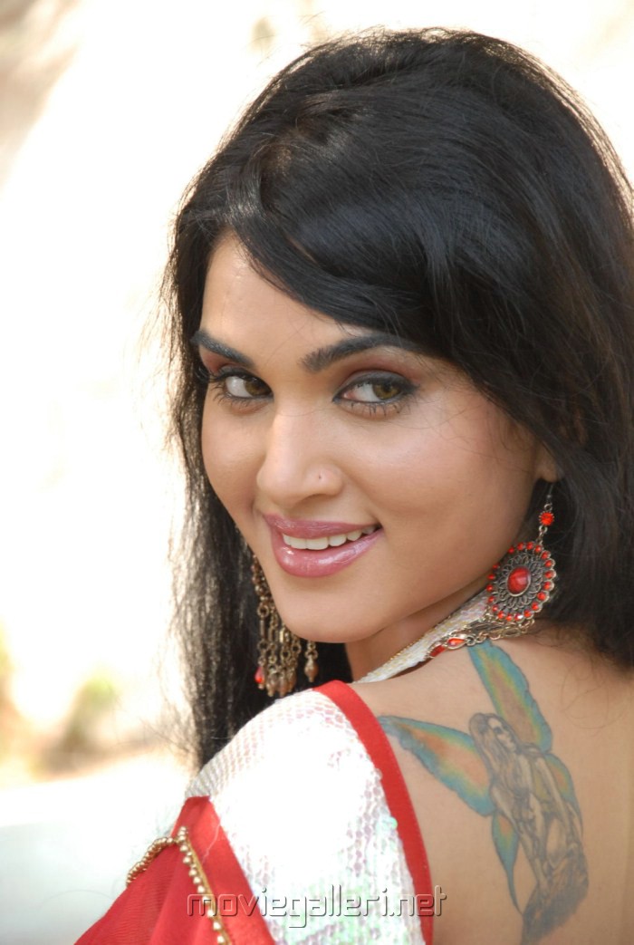 Actress Kavya Singh Hot Saree Latest Photos [ Gallery View ] - actress_kavya_singh_hot_saree_latest_photos_3c9eb0f