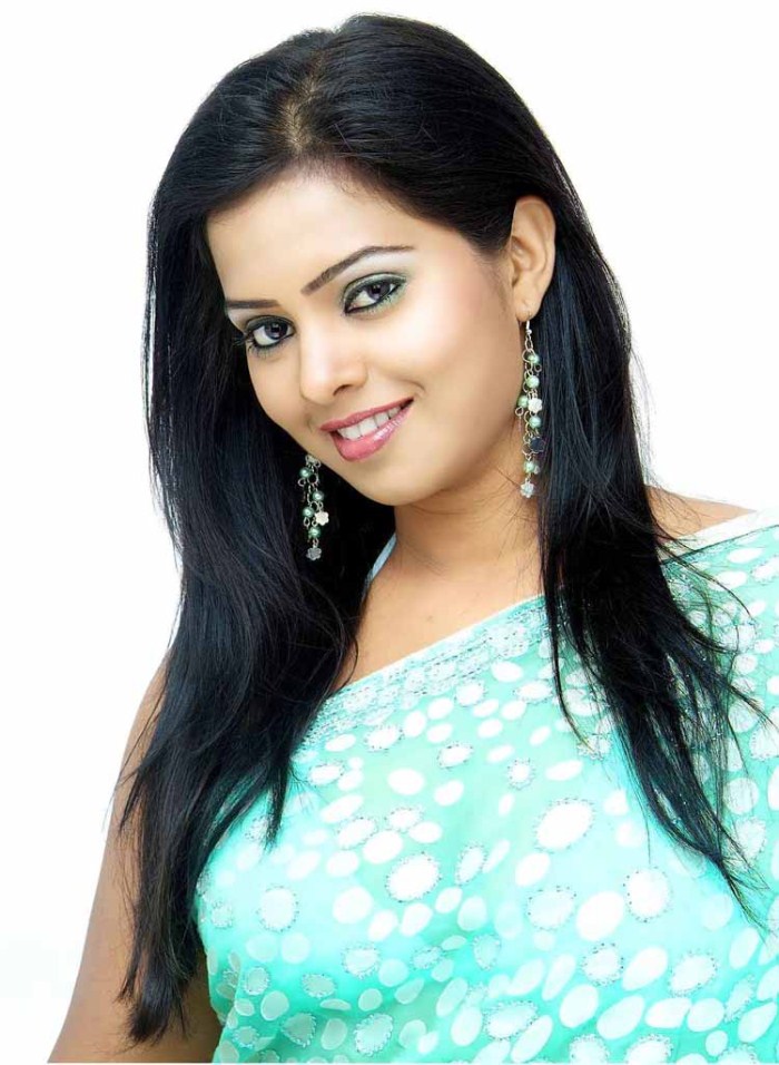 Picture 225411 | Tamil Actress Kushi Hot in Saree Photo ...