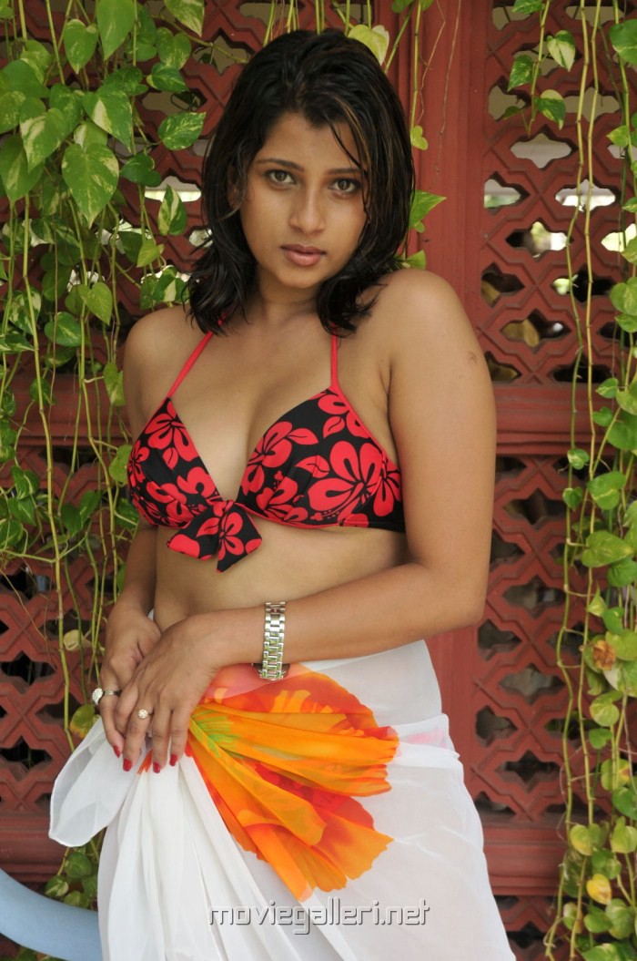 Srilankan Sexy Girl Hot Photos