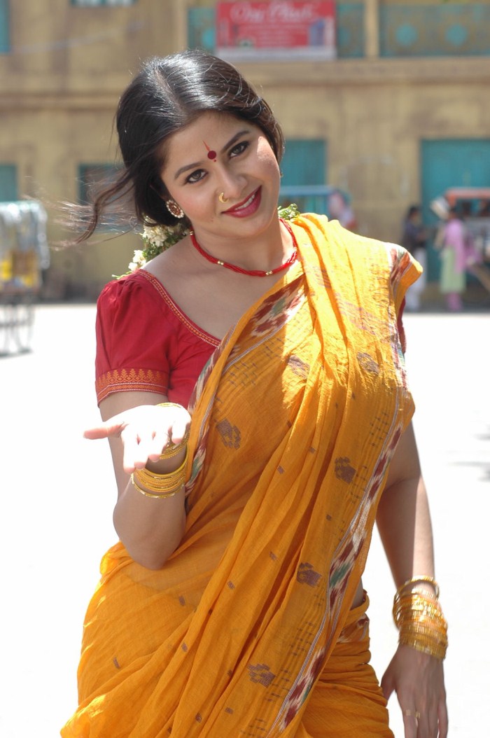 Actress Saree Navel Show Xossip Hot Sexy Pictures Stills