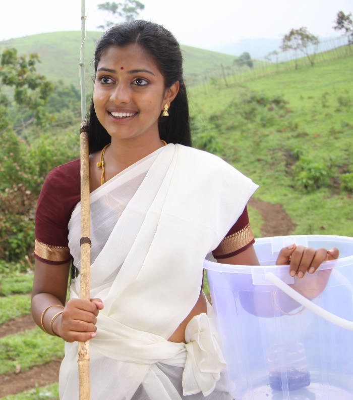 Sindhu Samaveli Tamil Movie Hot