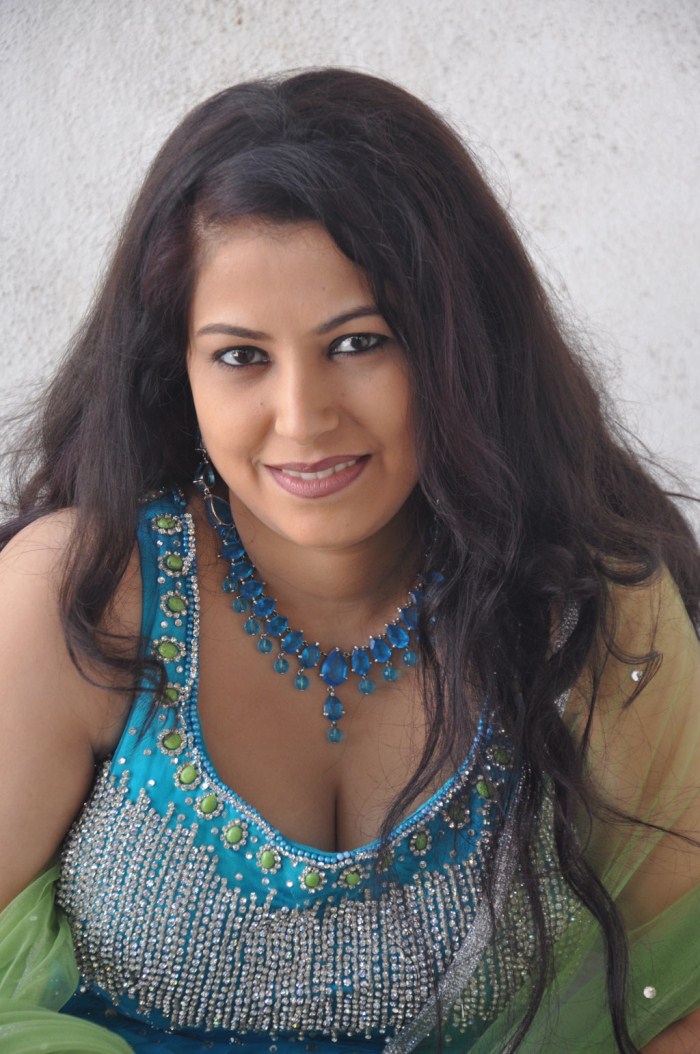 <b>Tamil Actress Anusha</b> Hot Stills [ Gallery View ] - tamil_actress_anusha_hot_stills_7201