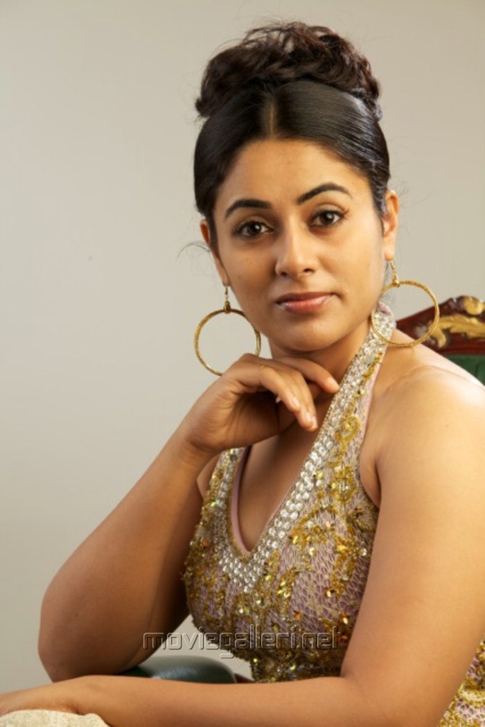 http://moviegalleri.net/wp-content/gallery/telugu-actress-lakshmi-menon-photo-shoot-stills/telugu_actress_lakshmi_menon_photo_shoot_pics_4377.jpg