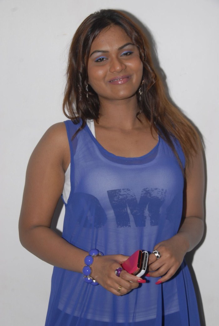 Actress Priya Hot