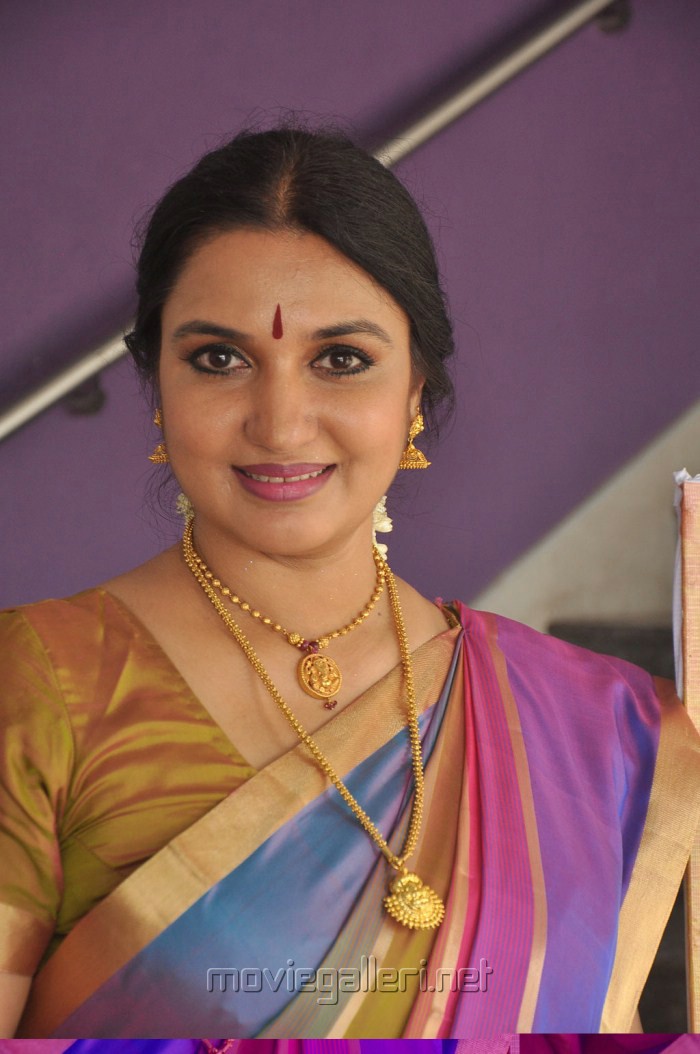 Actress Sukanya Photos