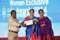 Saranya Ponvannan Got "Specatacle Sitadel" Award from Dr. Kamala Selvaraj