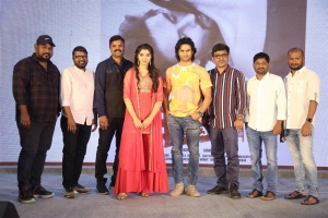 Aa Ammayi Gurinchi Meeku Cheppali First Look Launch Stills