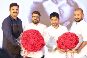 Aa Ammayi Gurinchi Meeku Cheppali First Look Launch Stills