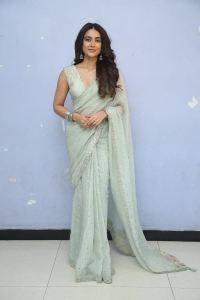 Shashtipoorthi Actress Aakanksha Singh New Photos