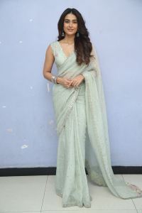 Shashtipoorthi Actress Aakanksha Singh New Photos