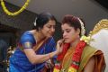 Suhasini, Pia Bajpai in Abhiyum Anuvum Movie Images HD