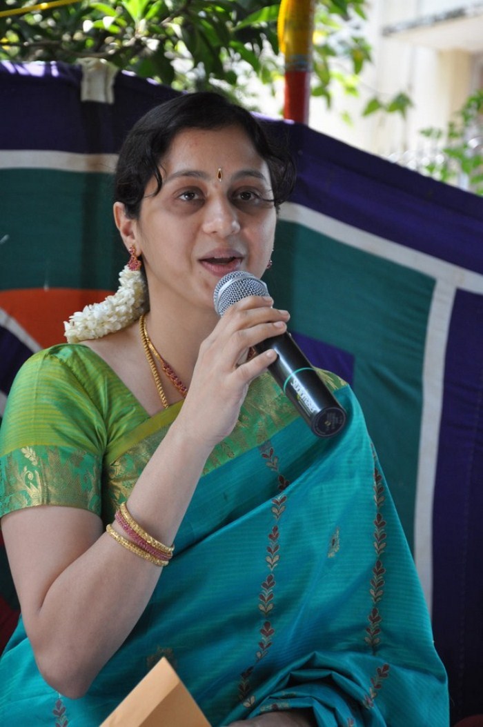 Tamil Actress Devayani Photos.