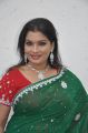 Tamil Actress Kumtaj Hot Saree Photosi