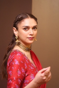 Aditi Rao Hydari Cute Pics @ ZEE5's Taj-Divided By Blood