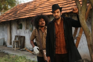 Pugazh, Santhanam in Agent Kannayiram Movie HD Images