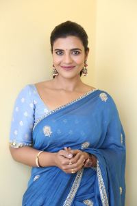 Sankranthiki Vasthunam Actress Aishwarya Rajesh Saree Pictures