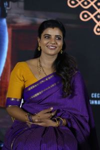 Sankranthiki Vasthunnam Actress Aishwarya Rajesh Saree Pics