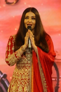 Ponniyin Selvan Actress Aishwarya Rai Photos