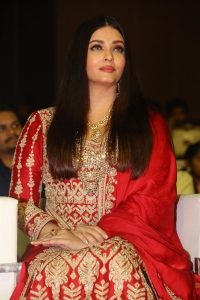 Ponniyin Selvan Actress Aishwarya Rai Photos