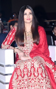 Ponniyin Selvan Actress Aishwarya Rai Photos