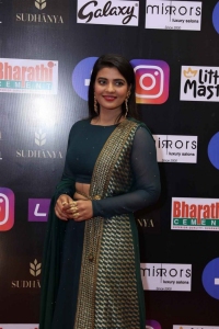 Actress Aishwarya Rajesh Green Dress Pics @ SIIMA Awards 2021