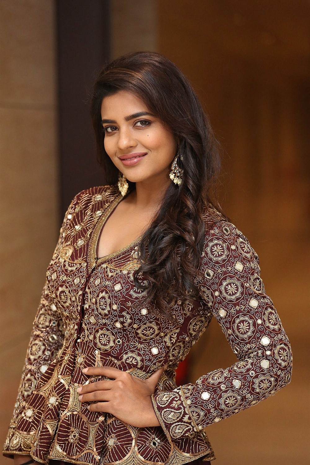 Actress Aishwarya Rajesh New Images @ World Famous Lover Pre Release ...