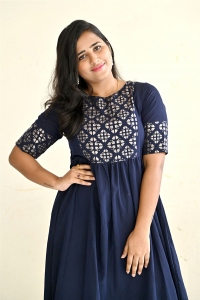 Actress Akhila Akarshana Pictures @ Naa Venta Paduthunna Chinnadevadamma Team Meet