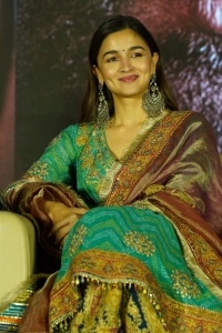 RRR Movie Actress Alia Bhatt Cute Photos