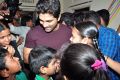 Actor Allu Arjun meets Cancer Kids Photos