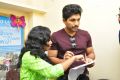 Actor Allu Arjun meets Cancer Kids Photos