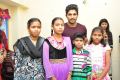 Actor Allu Arjun meets Cancer Kids Photos