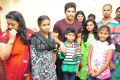 Actor Allu Arjun meets Cancer Kids Photos