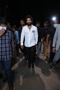 Hero Allu Arjun Pictures @ SIIMA Awards 2021