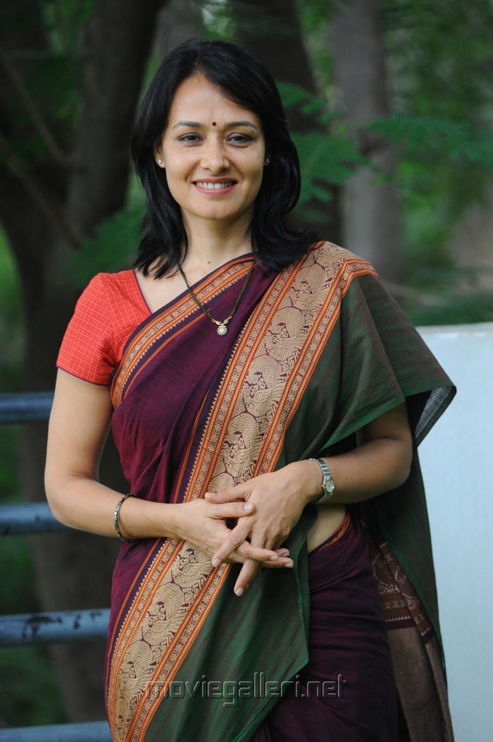 Beautiful Amala Akkineni in Saree Photos Stills | New ...