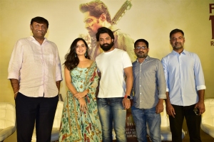 Naveen Yerneni, Nandamuri Kalyan Ram, Ashika Ranganath, Y Ravi Shankar, Rajendra Reddy @ Amigos Movie Press Meet Stills