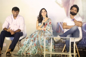 Naveen Yerneni, Ashika Ranganath, Nandamuri Kalyan Ram @ Amigos Movie Press Meet Stills