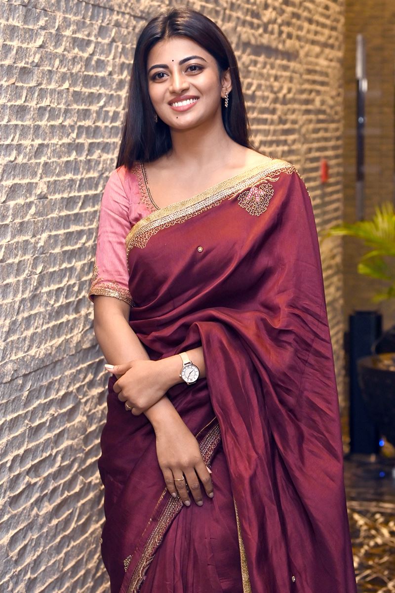 Actress Anandhi Saree Pics | Filmimonks