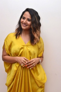 Ari Movie Actress Anasuya Bharadwaj Pictures in Yellow Dress
