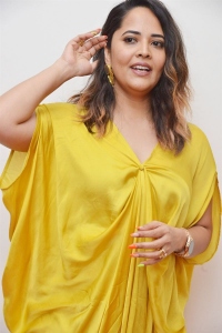 Ari Movie Actress Anasuya Bharadwaj Pictures in Yellow Dress