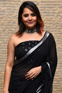 Actress Anasuya Bharadwaj Black Saree Pics @ Khiladi Pre Release