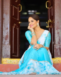 Actress Anasuya Bharadwaj New Saree Photoshoot Pics