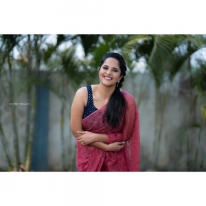 Actress Anasuya Bharadwaj New Saree Photoshoot Pics