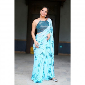 Actress Anasuya Bharadwaj New Saree Photoshoot Pics